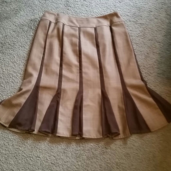 Two-piece skirt suit with flared ruffle skirt - Picture 2 of 3